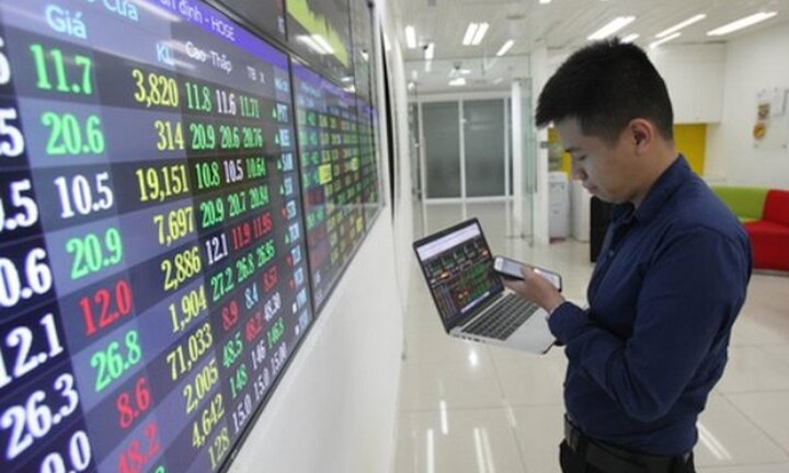 Chủ tịch bị đề nghị truy tố, cổ phiếu ‘họ Louis’ ế chỏng chơ