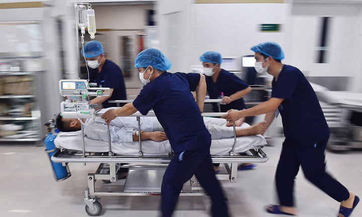 Phó Thủ tướng Vũ Đức Đam: Không né tránh, khẩn trương đấu thầu thuốc