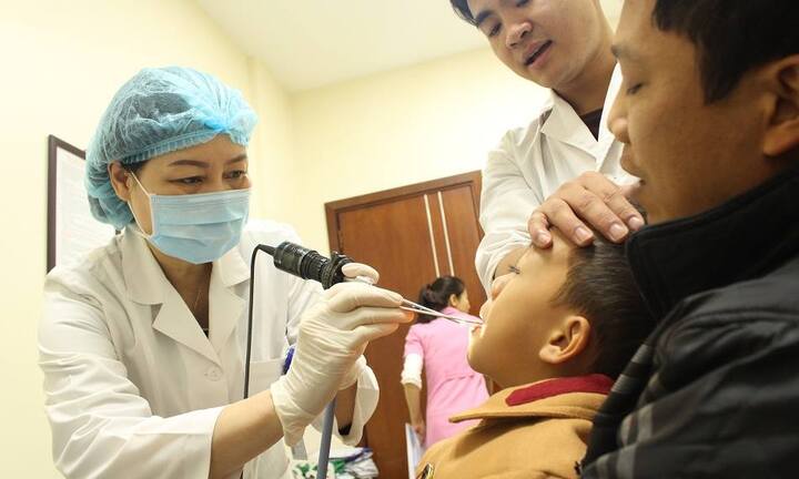 Cả ba con đều đi viện cấp cứu, mẹ đứng hình khi biết 'thủ phạm'