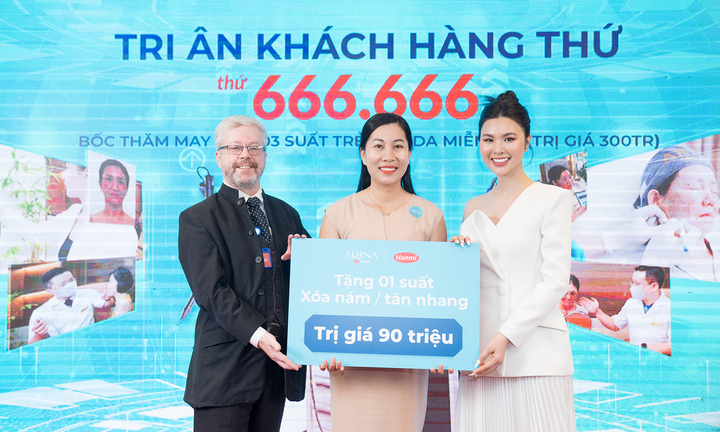 Viện thẩm mỹ Arina trao hơn 100 suất quà nhân dịp tri ân khách hàng 666.666