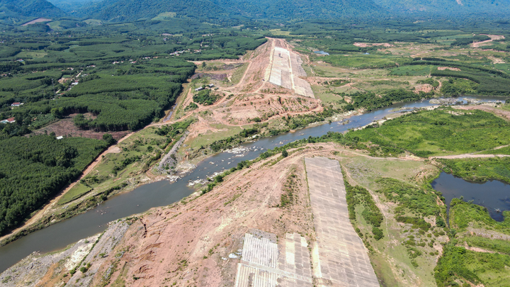 Dự án hồ chứa nước hơn 1.770 tỉ đồng ‘đắp chiếu’: Chủ đầu tư nói gì?