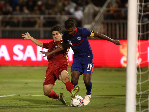 Video: Khuất Văn Khang lập công trong ngày ra mắt tuyển Việt Nam