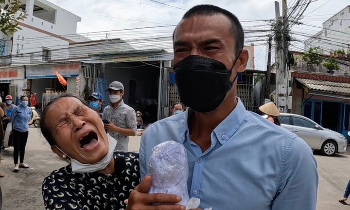 Vì sao người lao động rơi vào bẫy 'việc nhẹ lương cao' ở Campuchia?