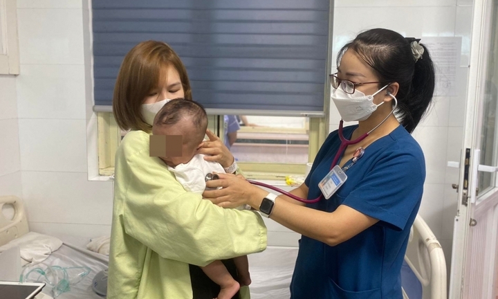 Trẻ mắc bệnh hô hấp gia tăng, bác sĩ chỉ ra sai lầm nhiều cha mẹ mắc phải