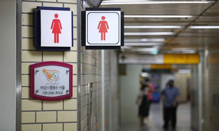Sợ bị tấn công tình dục, phụ nữ Hàn Quốc không dám đi toilet công cộng