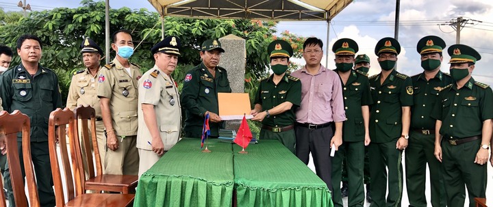 Kiên Giang tiếp nhận 226 công dân Việt Nam từ Campuchia về nước