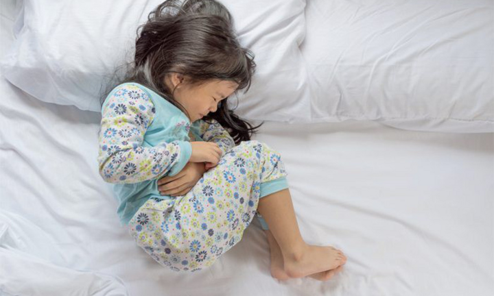 Dấu hiệu nhận biết trẻ bị ngộ độc thức ăn