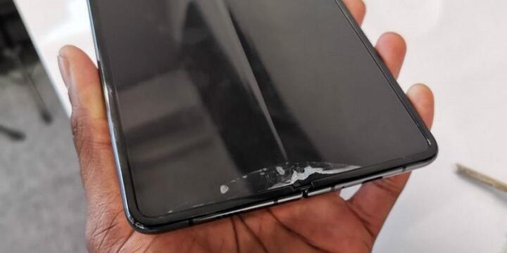 Dòng điện thoại gập có vấn đề, Samsung đứng trước nguy cơ bị kiện 