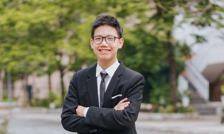 Thủ khoa lớp 10 Hà Nội được phong kiện tướng cờ vua thế giới