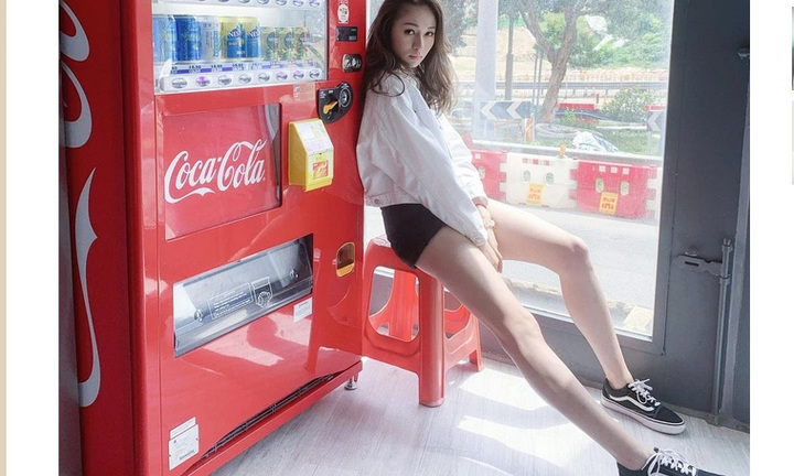 Nhan sắc cô gái chân dài 1,19 m đăng quang Hoa hậu Hong Kong 2022