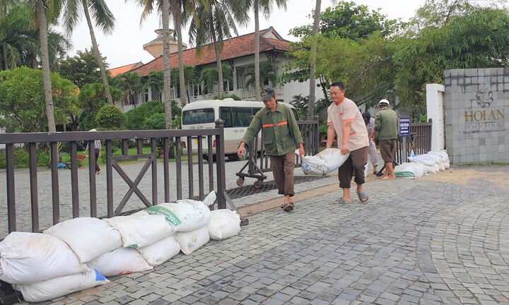Các tỉnh miền Trung chuẩn bị ứng phó với siêu bão Noru thế nào?