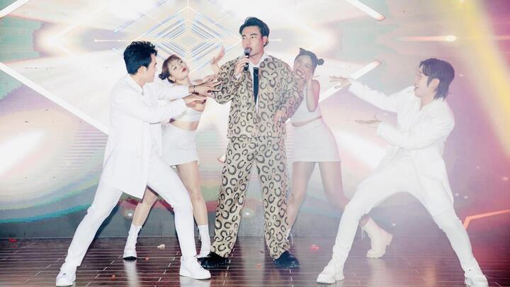 Lên sân khấu với vai trò ca sĩ, Lê Dương Bảo Lâm nói 'đi hát chưa hòa được vốn'