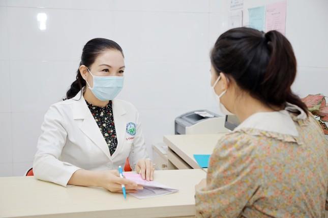 Mắc bệnh hiếm gặp, người phụ nữ bị chẩn đoán thành sùi mào gà