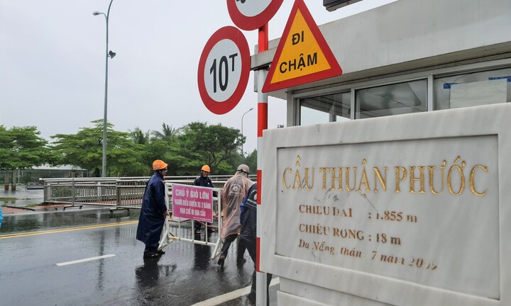 Đà Nẵng: Bắt đầu đóng các cầu qua sông Hàn