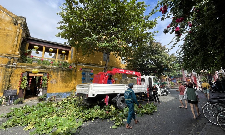 Quảng Nam: Cán bộ nghỉ làm việc từ 12h, dân không ra khỏi nhà từ 18h ngày 27/9