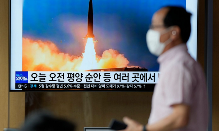 Hàn Quốc thông báo Triều Tiên phóng thử 2 tên lửa đạn đạo