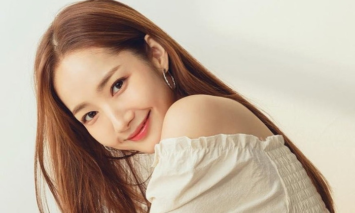 Sau 1 ngày bị tung ảnh hẹn hò, Park Min Young tuyên bố chia tay bạn trai đại gia