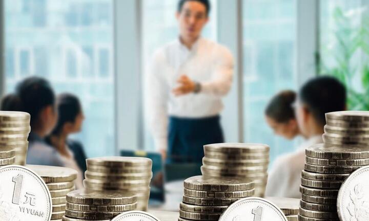 Bị nhân viên kiện, công ty trả thù bằng cách bồi thường 60 kg tiền xu