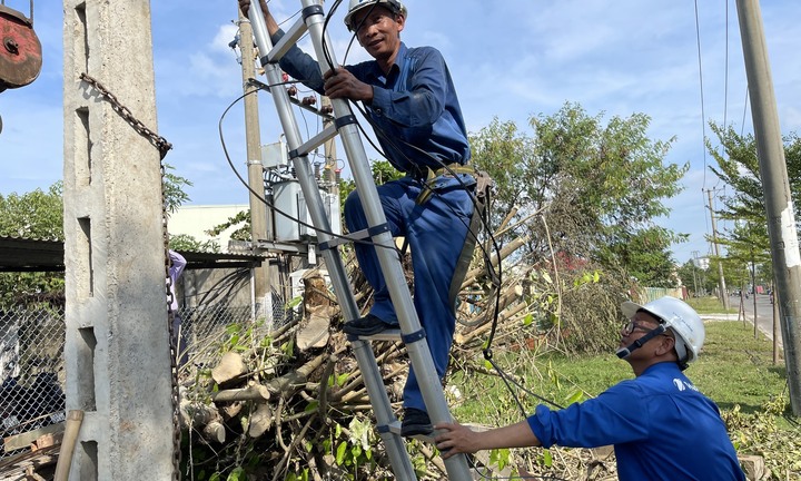 VNPT hỗ trợ khách hàng tại các tỉnh chịu ảnh hưởng bão Noru