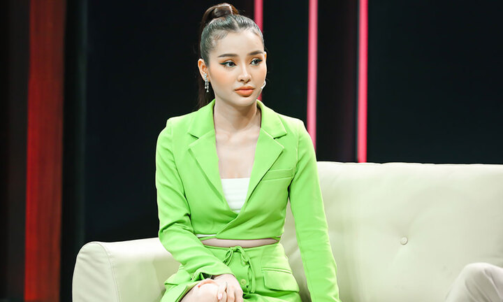 Phương Trinh Jolie bị ông xã doạ bỏ nếu còn tiếp tục 'dao kéo'