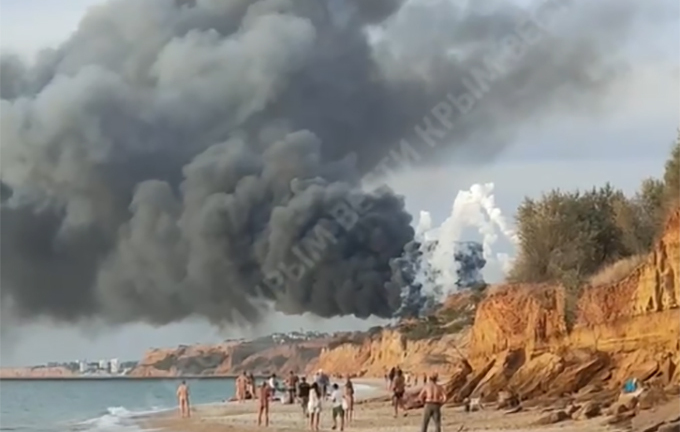 Cháy lớn ở sân bay Crimea 