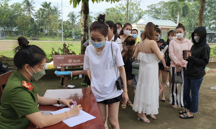 Kiểm tra quán bar ở Kiên Giang, phát hiện 105 dân chơi dương tính với ma túy