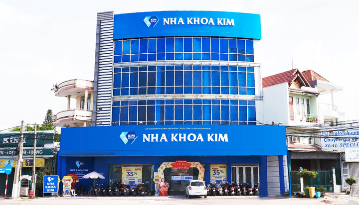 Nha khoa Kim bị tước giấy phép hoạt động 2 tháng, xử phạt 98 triệu đồng