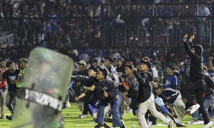 Bạo loạn bóng đá khiến 125 người chết: LĐBĐ Indonesia ra hàng loạt án phạt nặng