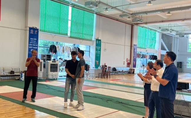 Vũ Thành An và Nguyễn Văn Quyết hòa giải sau sự cố xô xát