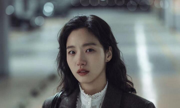 Nhà sản xuất 'Little Women' xin lỗi sau khi phim bị Netflix gỡ bỏ