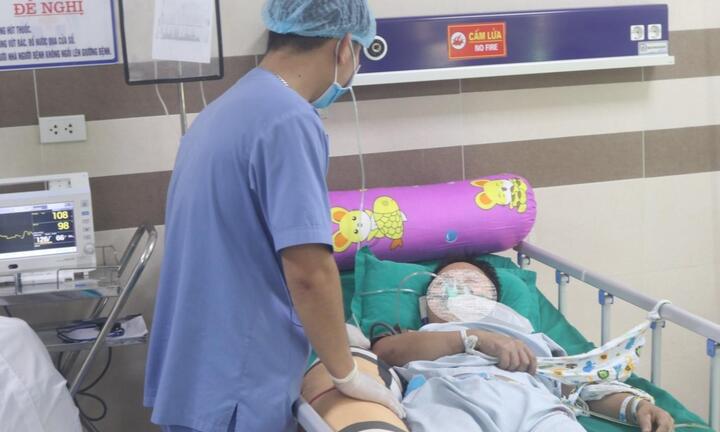 Người đàn ông cùng lúc uống 100 viên thuốc chống trầm cảm, tâm thần