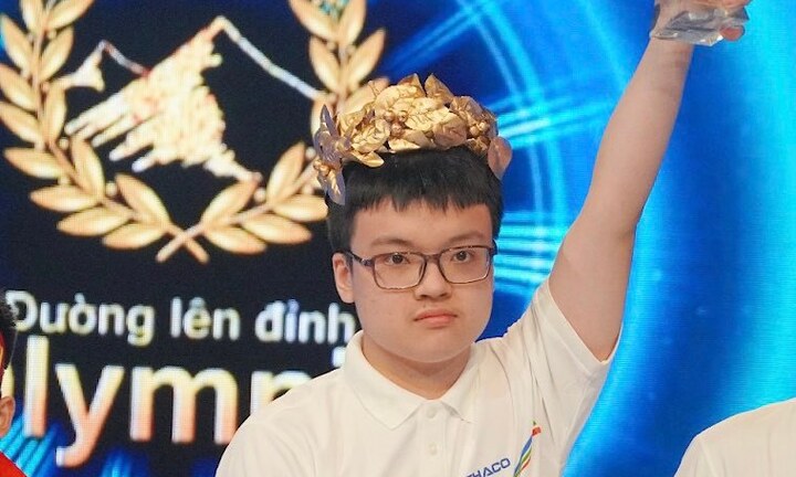 Nam sinh đầu tiên giành vòng nguyệt quế Olympia năm thứ 23