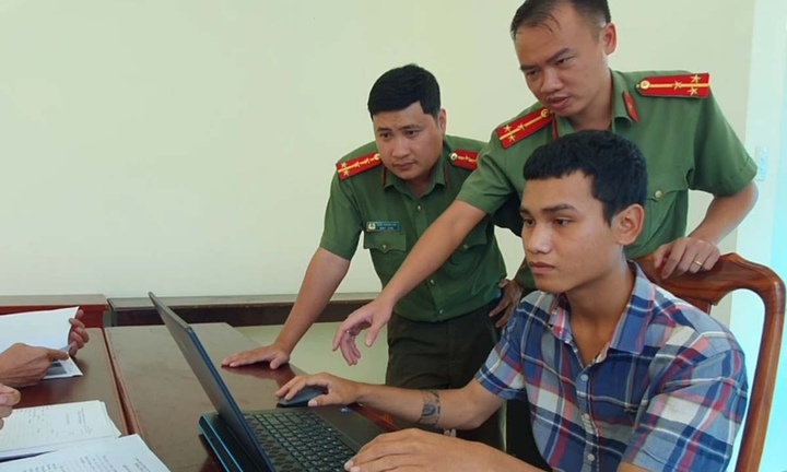 Bắt thanh niên đánh sập hàng loạt website rồi lên mạng khoe thành tích