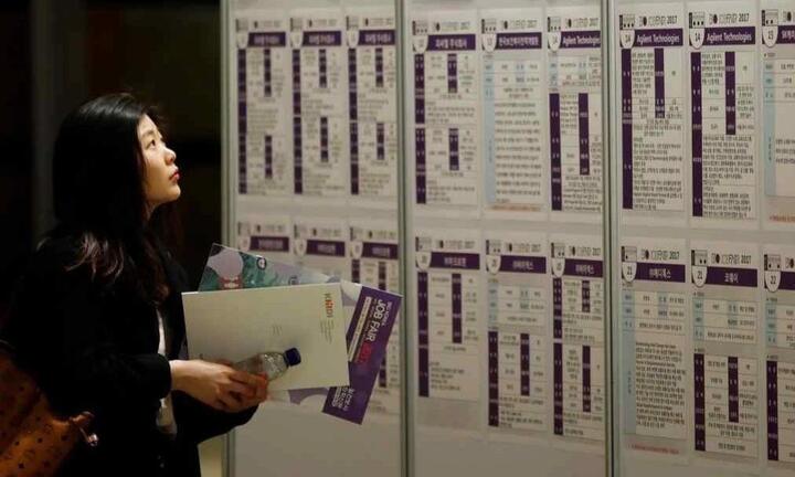 Nhiều người Hàn Quốc phá sản ở tuổi 20