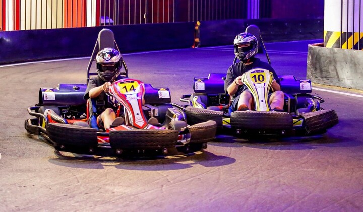 Ảnh: Giới trẻ Hà thành hào hứng đi xả stress tại trường đua F1 mini trong nhà