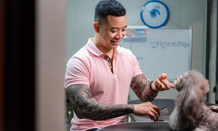 Chàng trai 8X bỏ việc văn phòng về nuôi chó, kiếm trăm triệu mỗi tháng