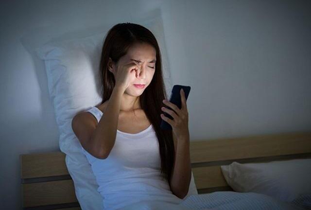 Thức khuya tàn phá sức khỏe ghê gớm, biết mà tránh kẻo hỏng gan, chóng già