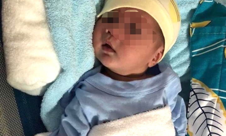 Tìm người thân cho bé trai 10 ngày tuổi bị bỏ rơi trong thùng giấy ở Đồng Nai