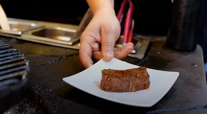 Cận cảnh máy in thịt 3D từ thực vật 