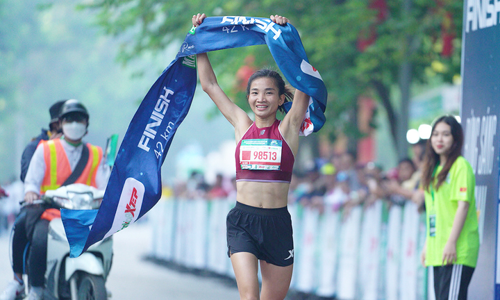Nguyễn Thị Oanh 2 lần vô địch marathon trong 1 tháng