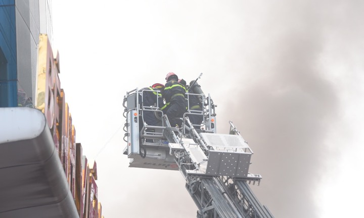 Ảnh: Hiện trường cháy quán bar gần chợ Bến Thành