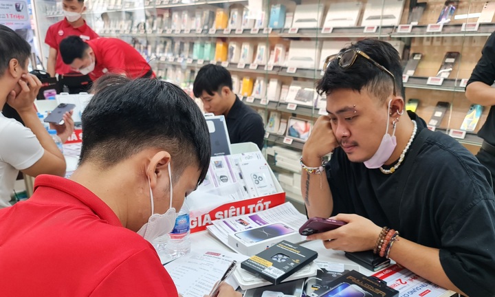 Chênh lệch giá iPhone 14 Pro chính hãng tại Việt Nam