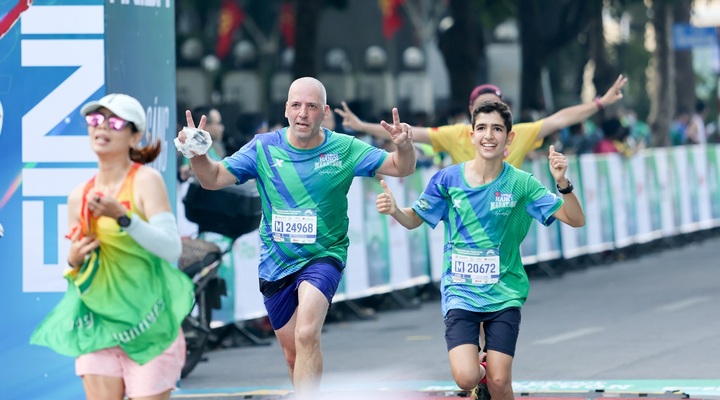 Những runner gây ấn tượng đặc biệt tại VPBank Hanoi Marathon