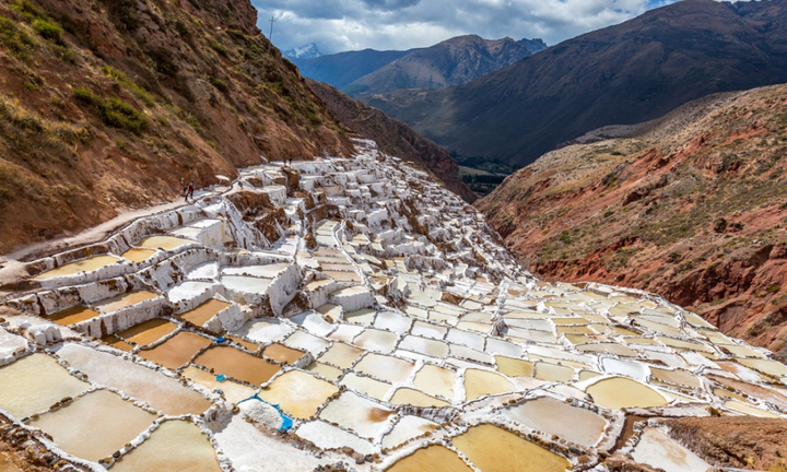 Cảnh đẹp ngoạn mục ở ao muối cổ đại - nơi sản xuất loại muối chữa bệnh quý giá
