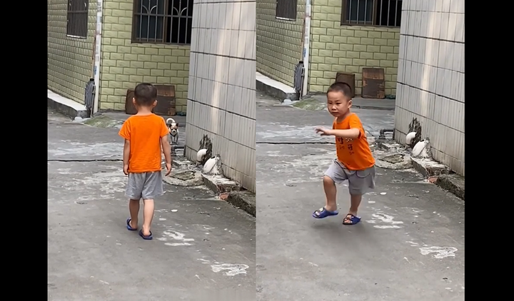 Lỡ trêu chó, bé trai ba chân bốn cẳng chạy trốn