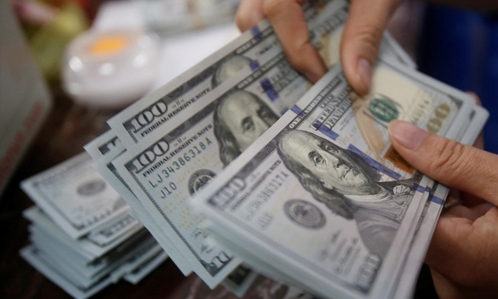 Tỷ giá USD hôm nay 18/10: USD bất ngờ lao dốc