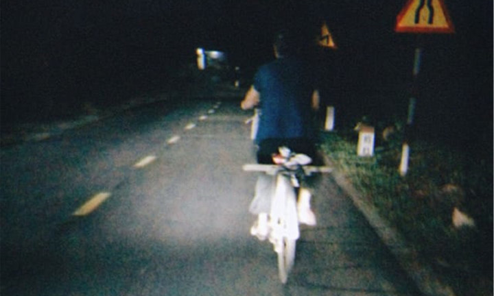 Đi đường đêm, cô gái có hành động suýt gây hiểu lầm nhưng nhận về 'triệu like'