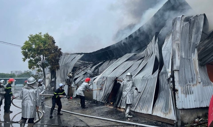 Khởi tố vụ án cháy nhà kho khiến 1 người thiệt mạng ở Hà Nội