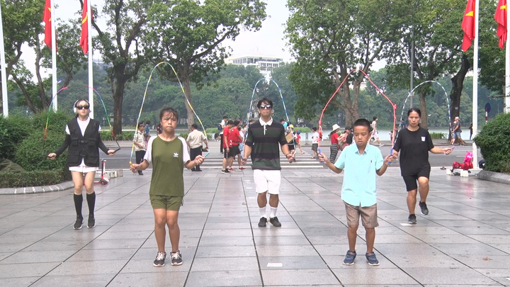 Nhảy dây nghệ thuật cuốn hút giới trẻ Hà Nội