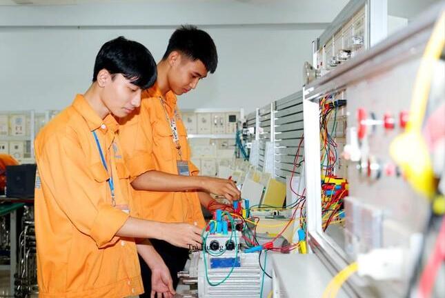 Nhiều khó khăn, rào cản đang đè lên giáo dục nghề nghiệp